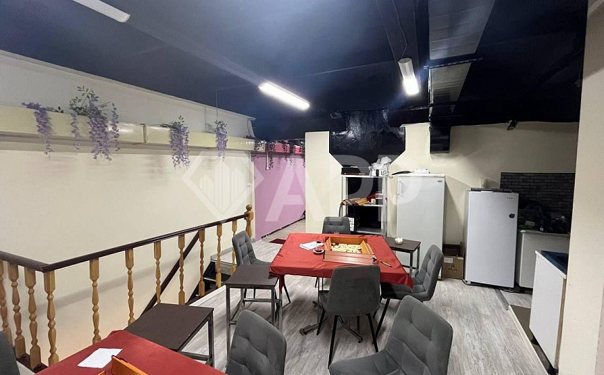 Помещение в центре на первой линии 140 м² фото