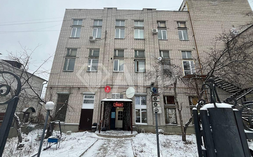 Помещение в центре на первой линии 140 м² фото