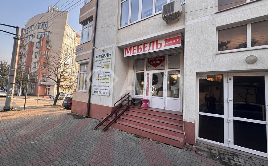 Сдаю торговое помещение, 99 м² фото