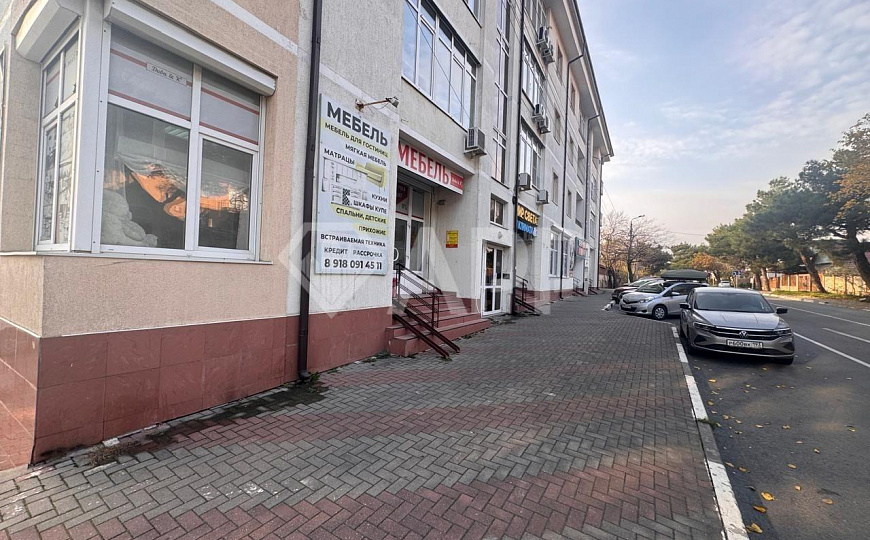 Сдаю торговое помещение, 99 м² фото