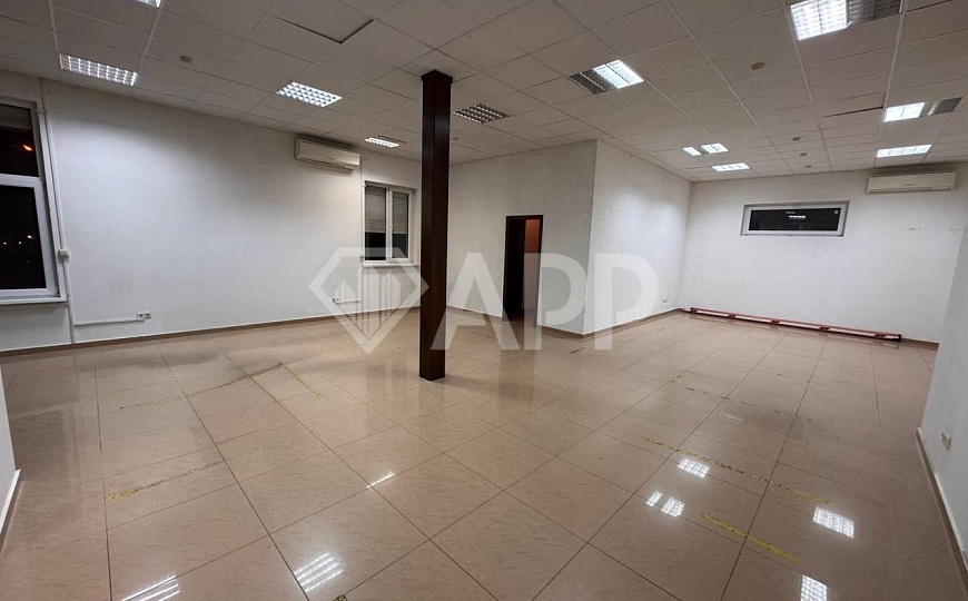 Сдаю торговое помещение, 99 м² фото