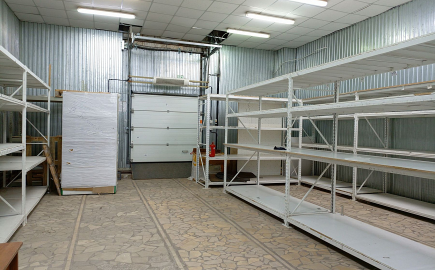 Помещение свободного назначения 1 150 м² фото