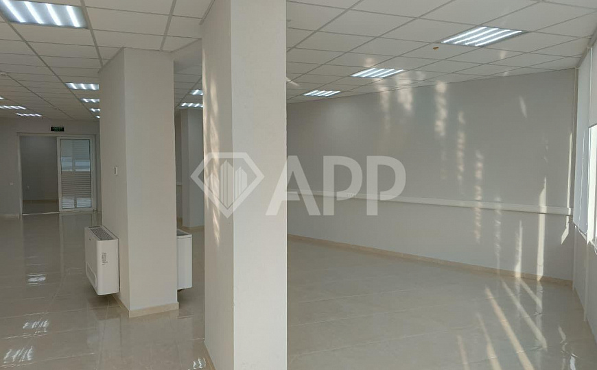 Сдаю офисное помещение, 437 м² фото