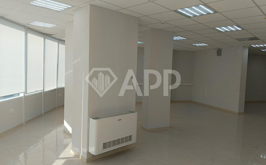 Сдаю офисное помещение, 437 м² фото