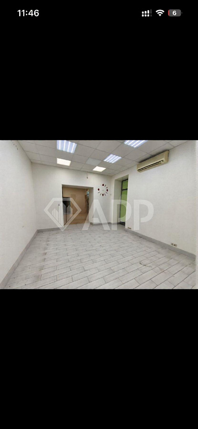 Фасадное помещение / трафик пешеходный / автомобильный/парковка/ остановки фото