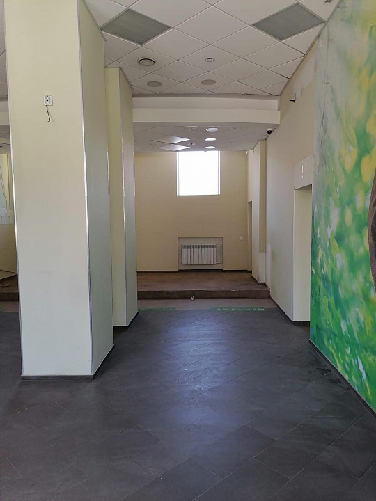 Сдам торговое помещение, 410 м² фото