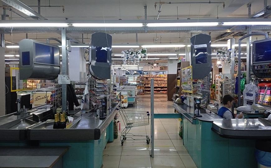 Сдаются торговые помещения от 500м² до 3600м² фото