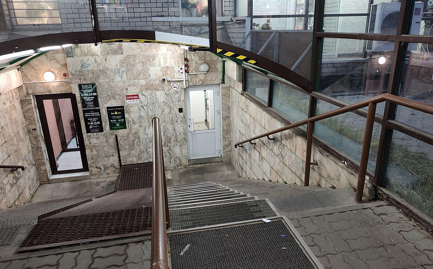 Сдаю 77 м² на первой линии. Высокий трафик! фото