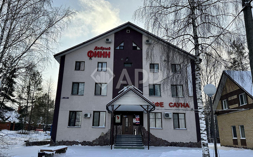 Здания  1200 кв.м. на участоке 40 соток фото