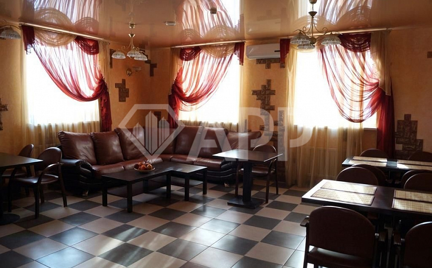 Здания  1200 кв.м. на участоке 40 соток фото