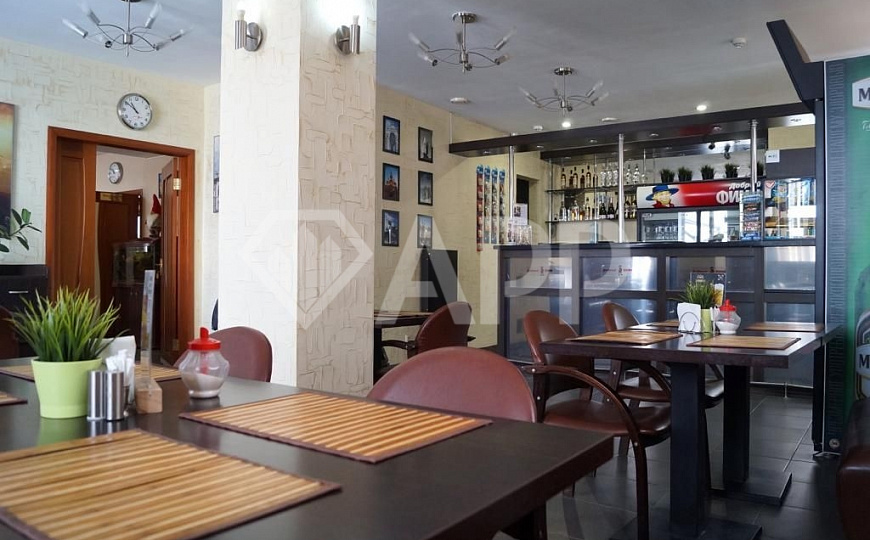 Здания  1200 кв.м. на участоке 40 соток фото