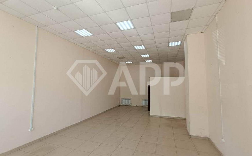 Помещение на остановке, высокий трафик фото