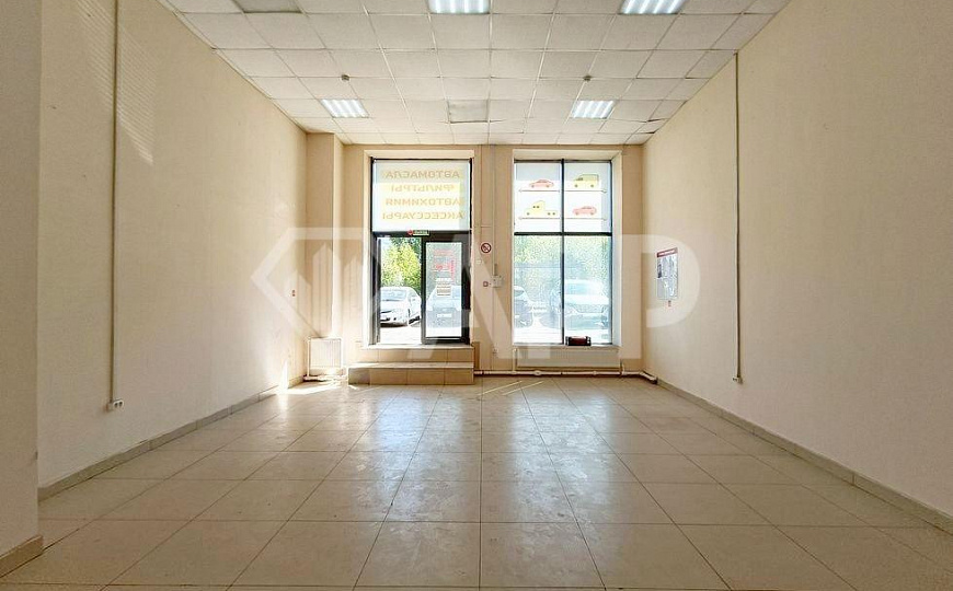 Помещение на остановке, высокий трафик фото