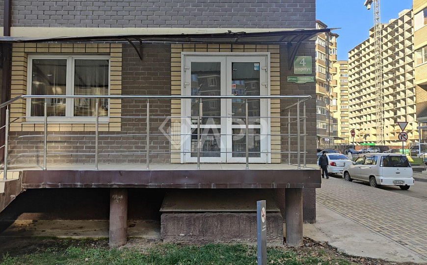 Сдаю 1 этаж с ремонтом, 93 м² фото