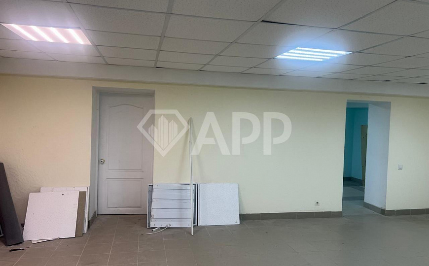 Продаю 184,1 м² на высоком трафике! фото