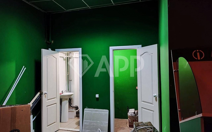 Сдаю 110 м² на трафике! фото