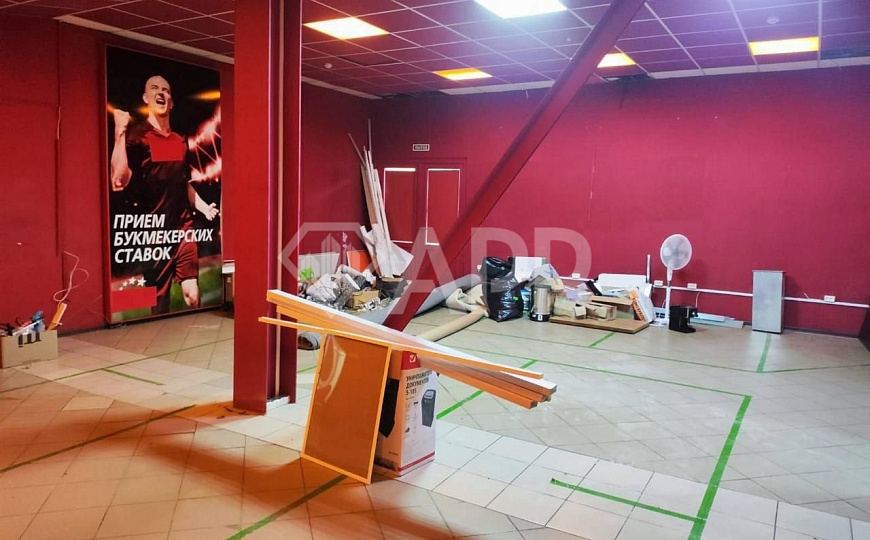 Сдаю 110 м² на трафике! фото