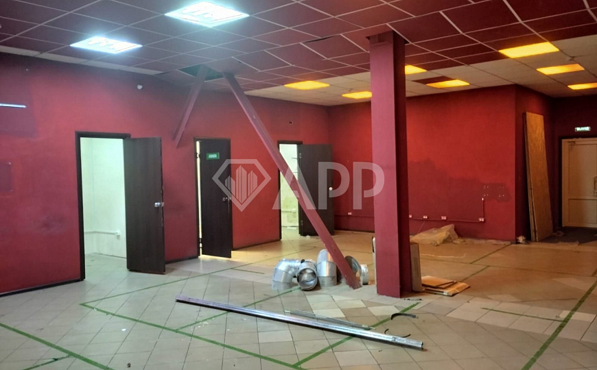 Сдаю 110 м² на трафике! фото