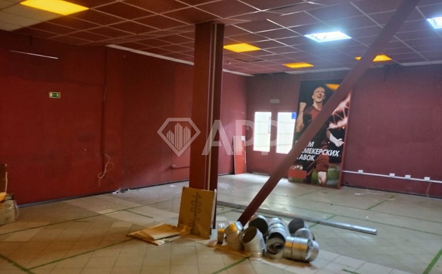 Сдаю 110 м² на трафике! фото