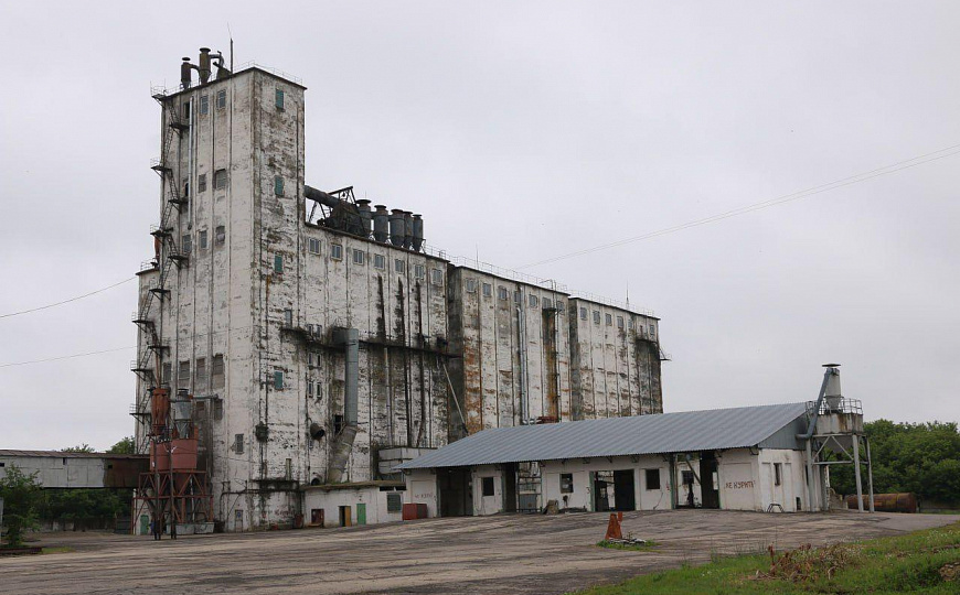 Элеватор на 5 га земли в собственности. фото