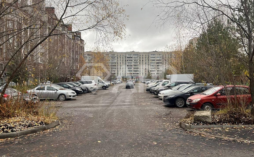 Помещение с отдельным входом в деловом районе фото