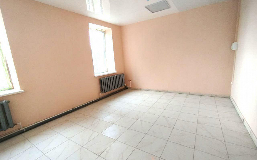 Отдельно стоящее здание 380,1 м2 фото