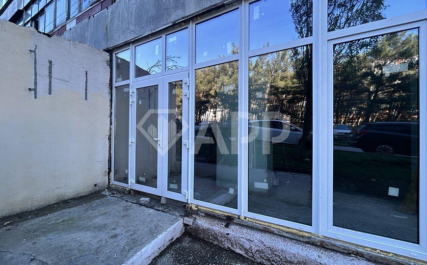 Сдаю торговое помещение, 87 м² фото