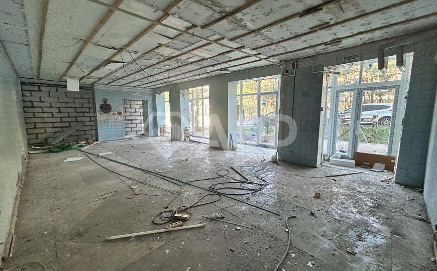 Сдаю торговое помещение, 87 м² фото