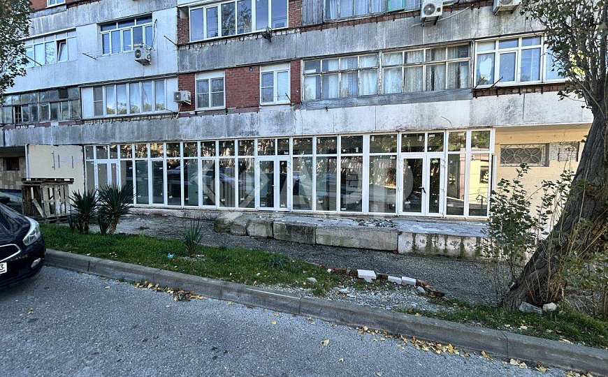 Сдаю торговое помещение, 87 м² фото