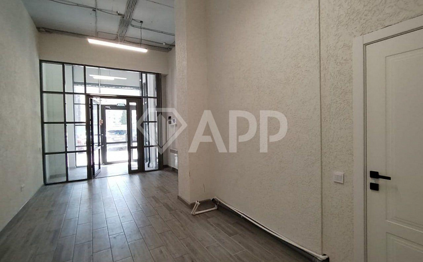 Продаю помещение с арендатором, в новом ЖК, 30,8 м2 фото