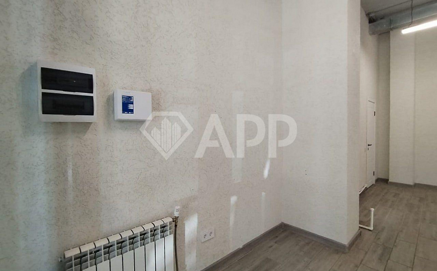 Продаю помещение с арендатором, в новом ЖК, 30,8 м2 фото