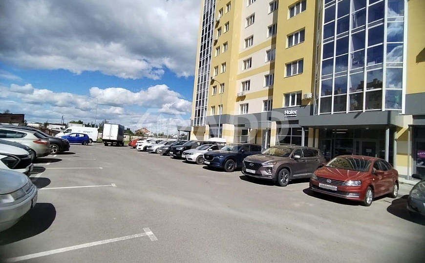 Продаю помещение с арендатором, в новом ЖК, 30,8 м2 фото