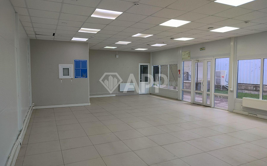 Сдам торговое помещение, 74,5 м² фото