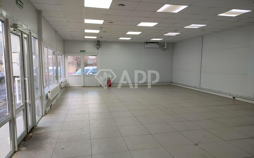 Сдам торговое помещение, 74,5 м² фото