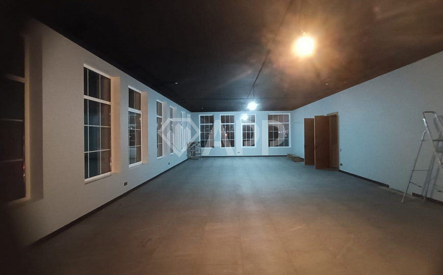 Продам здание на 1 линии, 329 м² фото