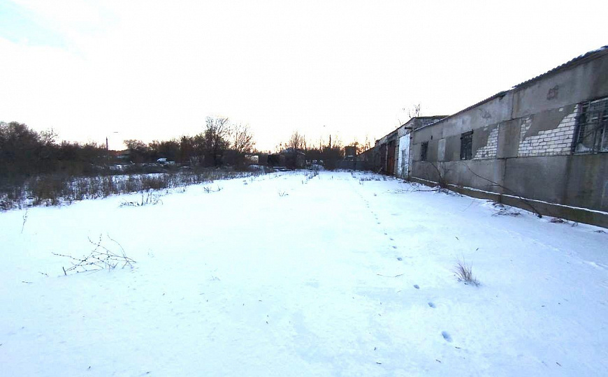 База 1467 м² с земельным участком фото