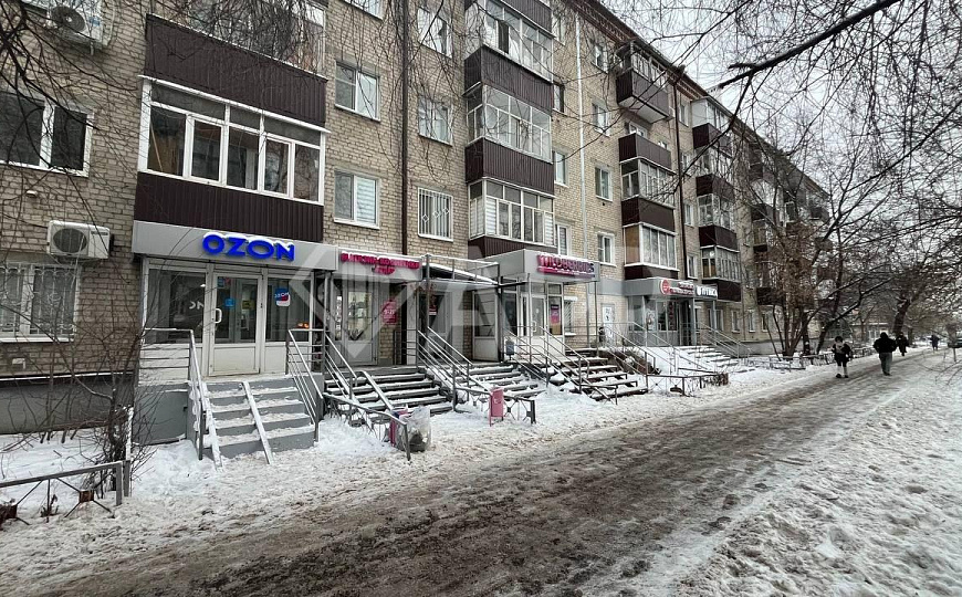 Помещение первая линия с ремонтом у Московского рынка фото