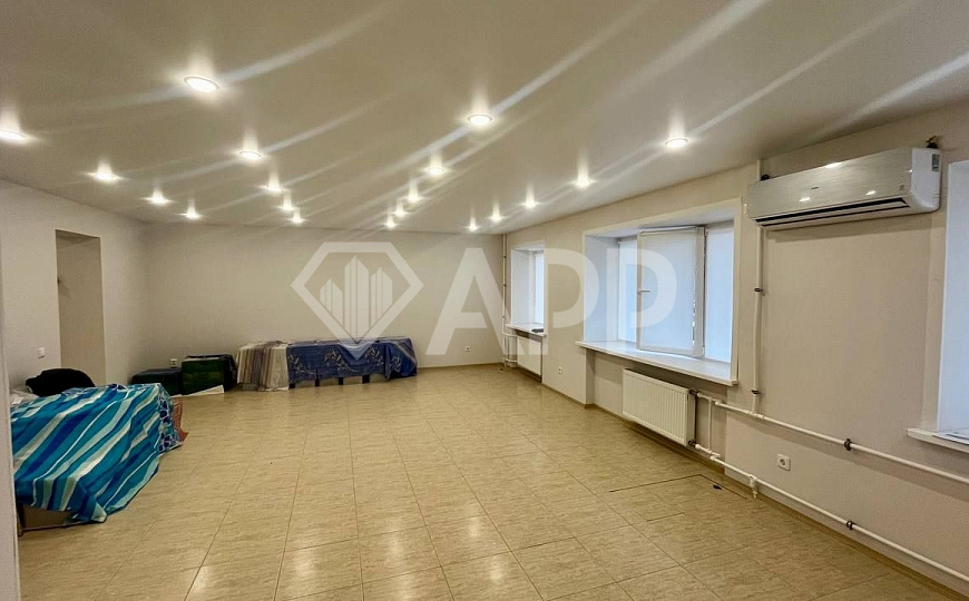 Помещение первая линия с ремонтом у Московского рынка фото