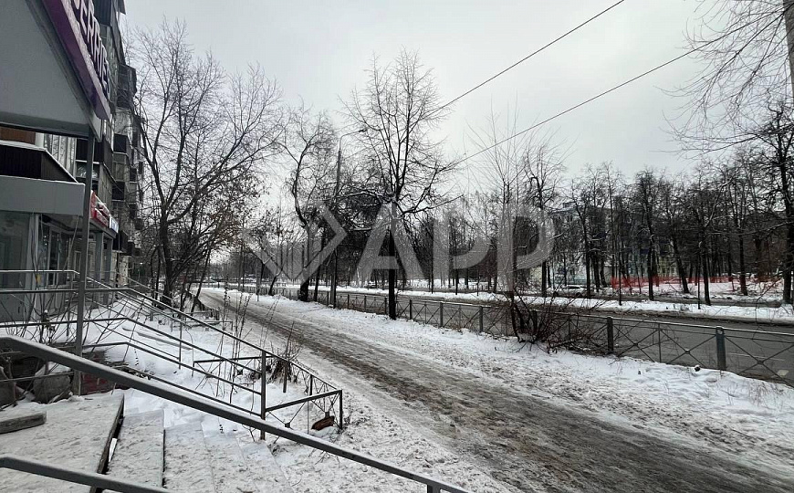 Помещение первая линия с ремонтом у Московского рынка фото