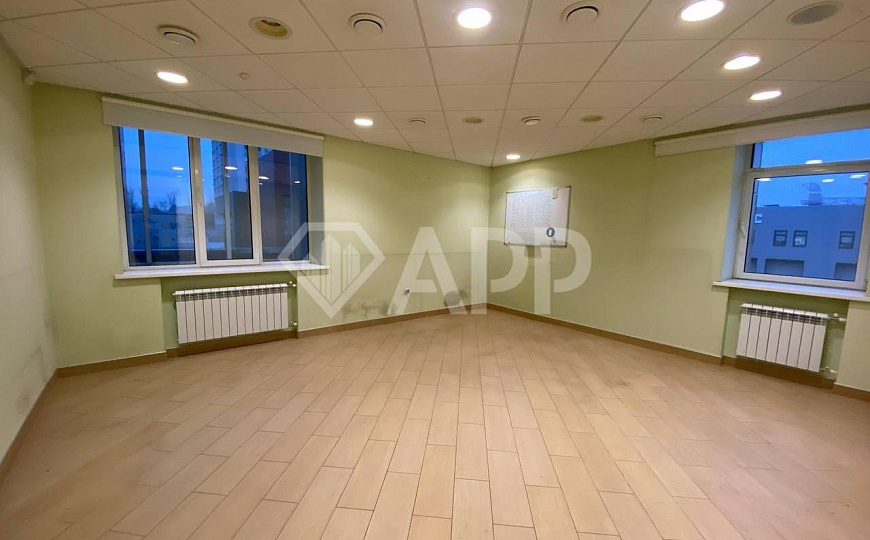 Сдаю офисное помещение 707,6м² в удобной локации фото