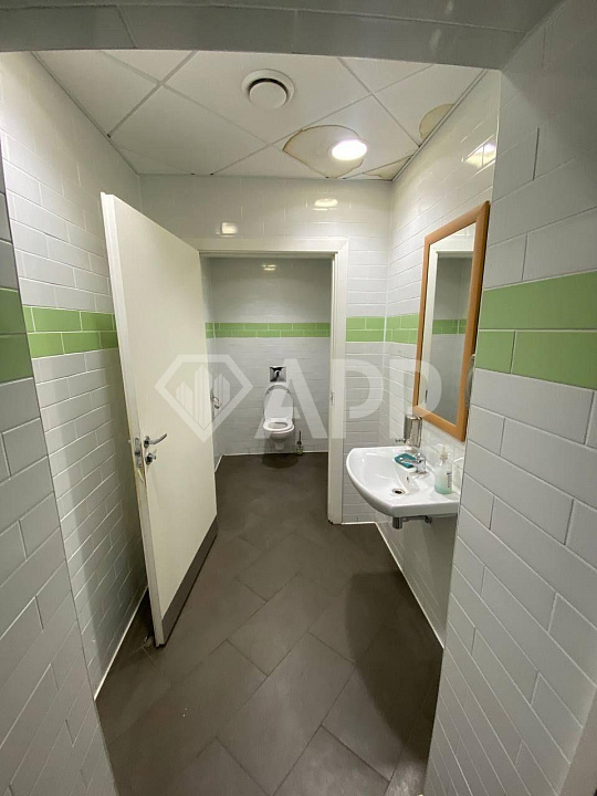 Сдаю офисное помещение 707,6м² в удобной локации фото