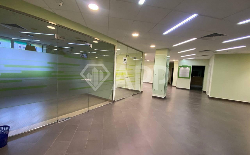 Сдаю офисное помещение 707,6м² в удобной локации фото
