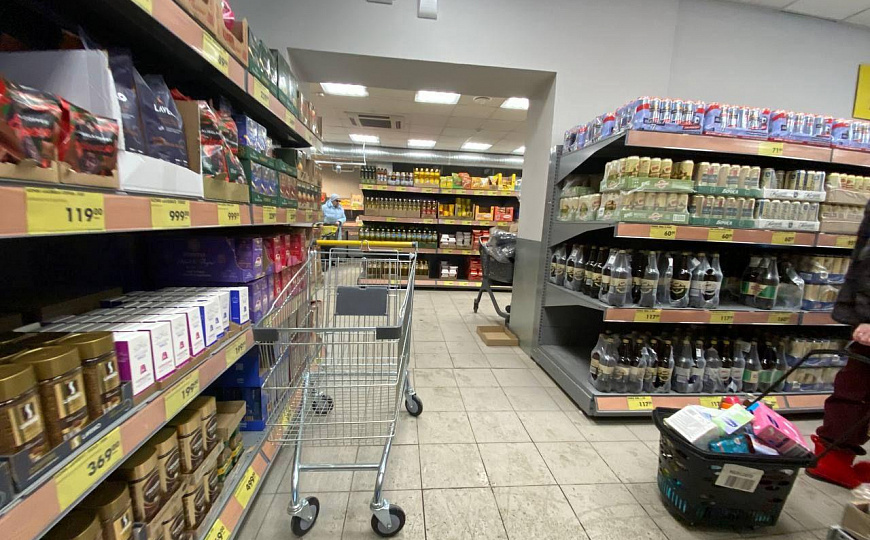 Продажа здания с арендаторами фото