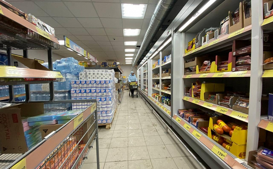 Продажа здания с арендаторами фото