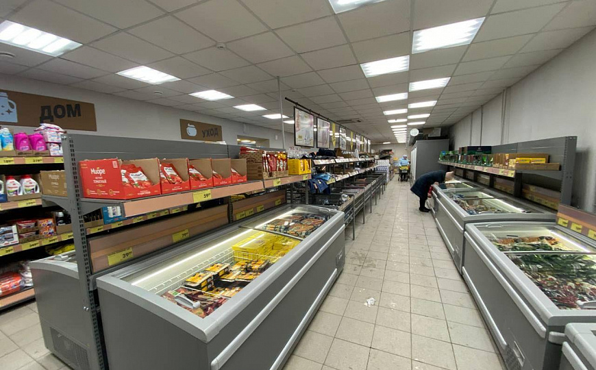 Продажа здания с арендаторами фото