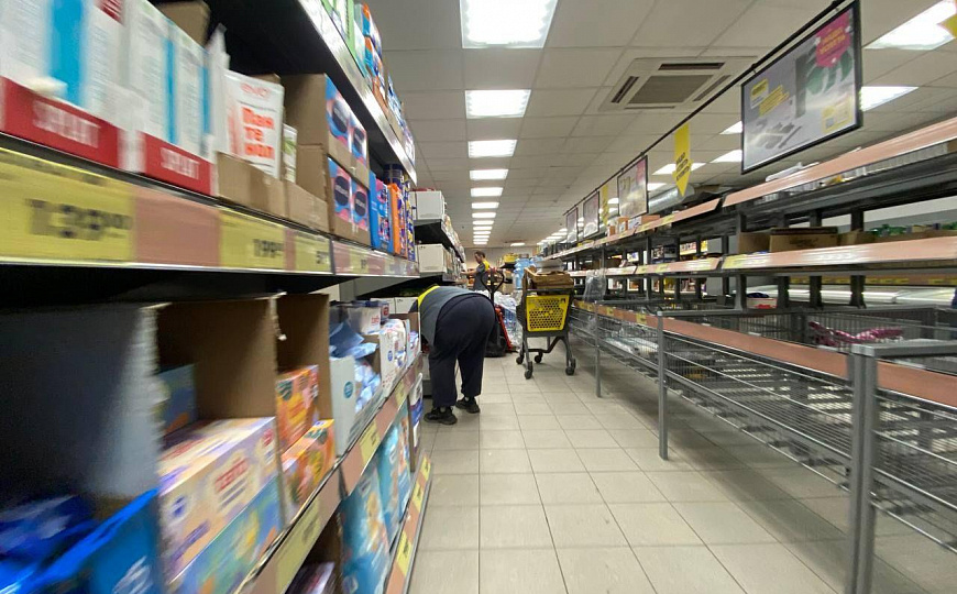 Продажа здания с арендаторами фото