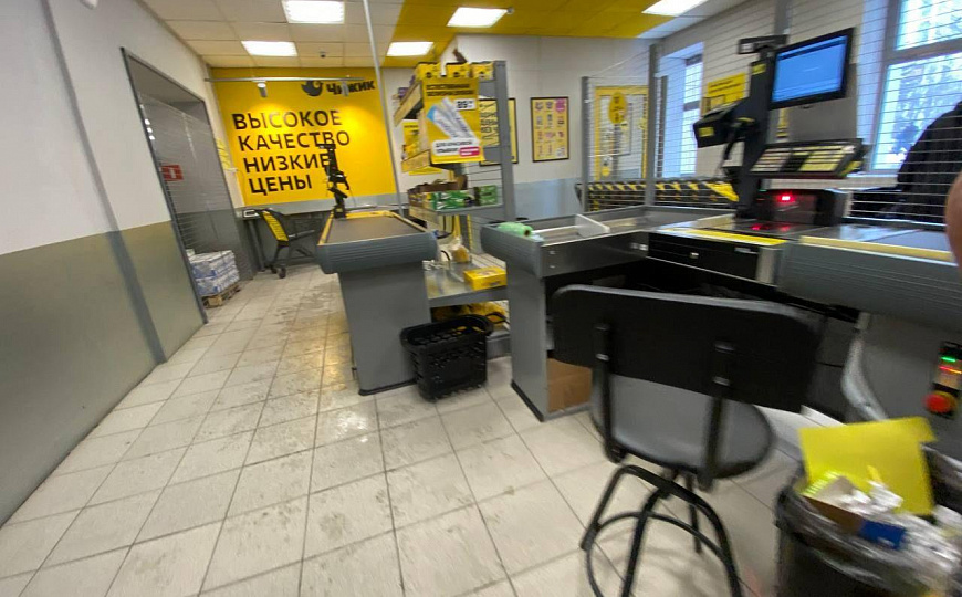 Продажа здания с арендаторами фото