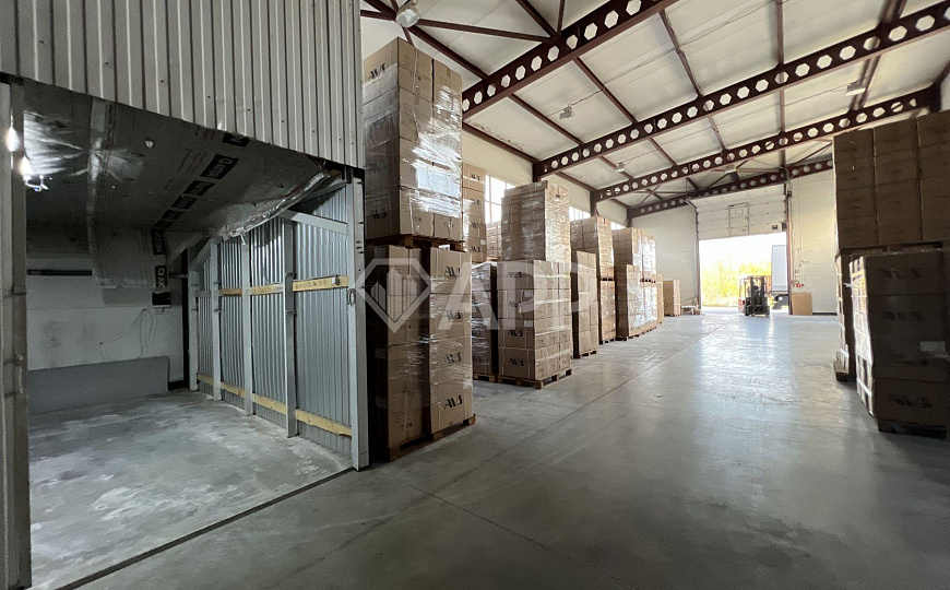 Сдаю складское помещение,402 м² фото