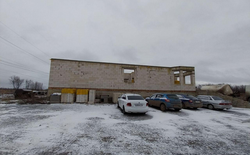 Продается недостроенная гостиница на федеральной автодороге на земле 1,5 Га фото