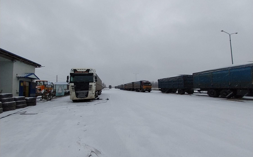 Продается недостроенная гостиница на федеральной автодороге на земле 1,5 Га фото